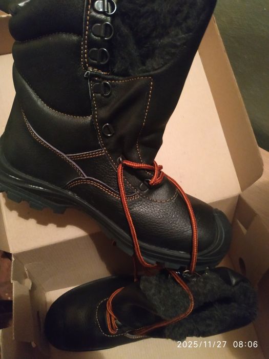 Беці 42розмір. Ботінки 41 розмір Чорні.