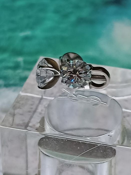 Пуссеты 0,5 ct с бриллиантом lab grown