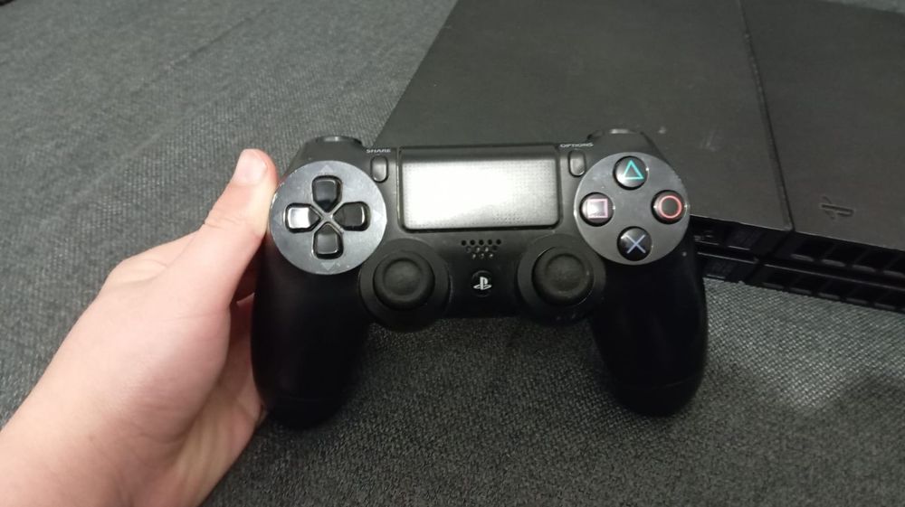 PlayStation 4 ( troco por 1080 ti ou 4060 )