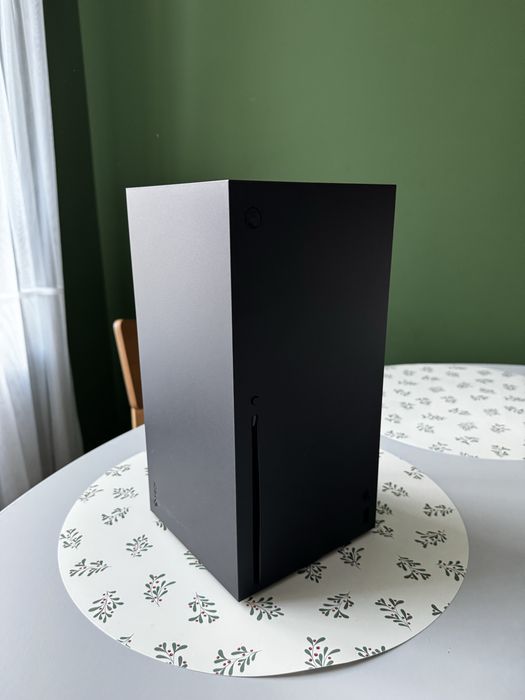 Ігрова приставка Microsoft Xbox Series X 1TB консоль