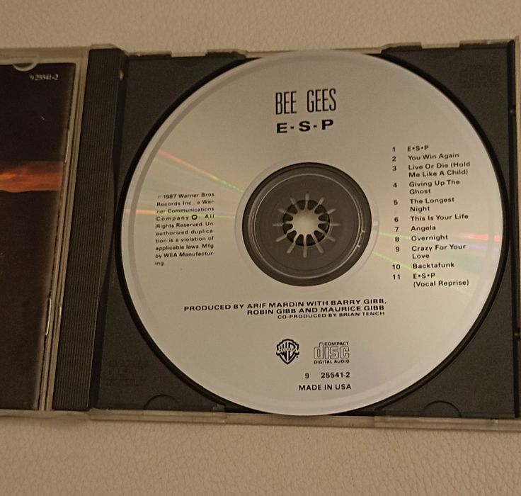 Bee Gees - E. S. P436057270293647361