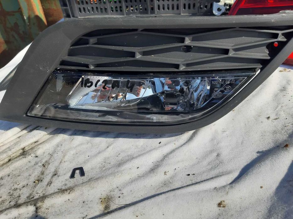 Seat Ibiza 4 Kombi Lift halogen prawy z ramką