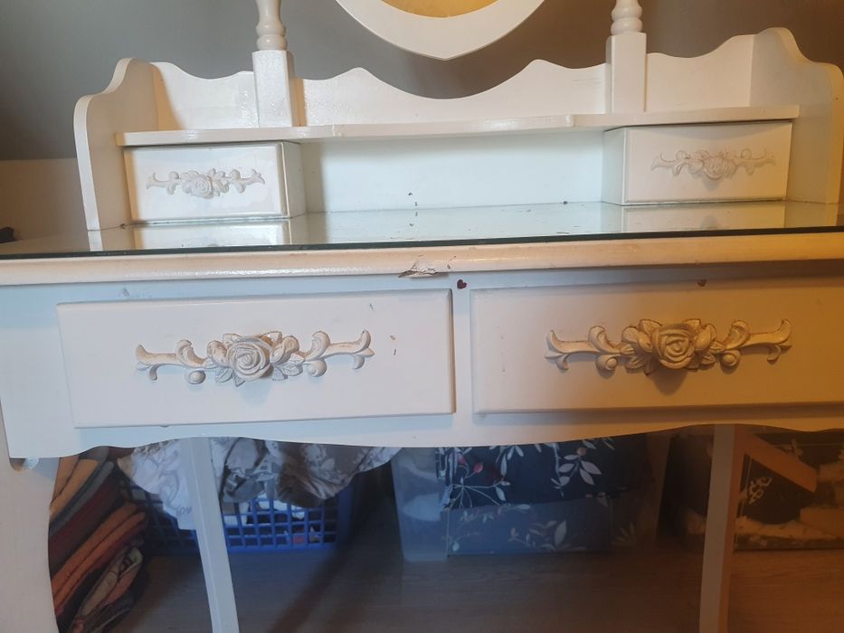 Toaletka dziecięca biała