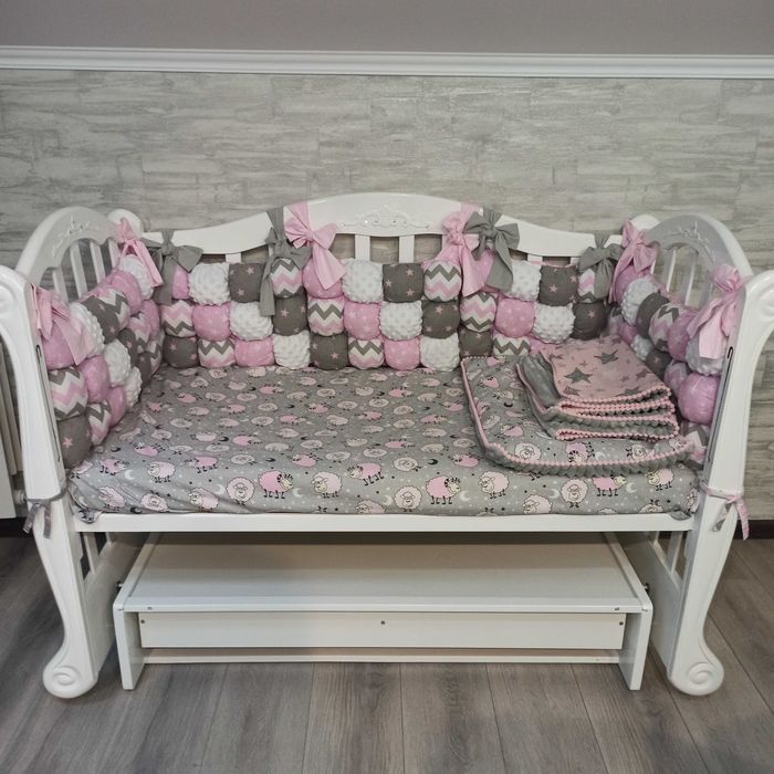 Дитяче ліжко в повному комплекті