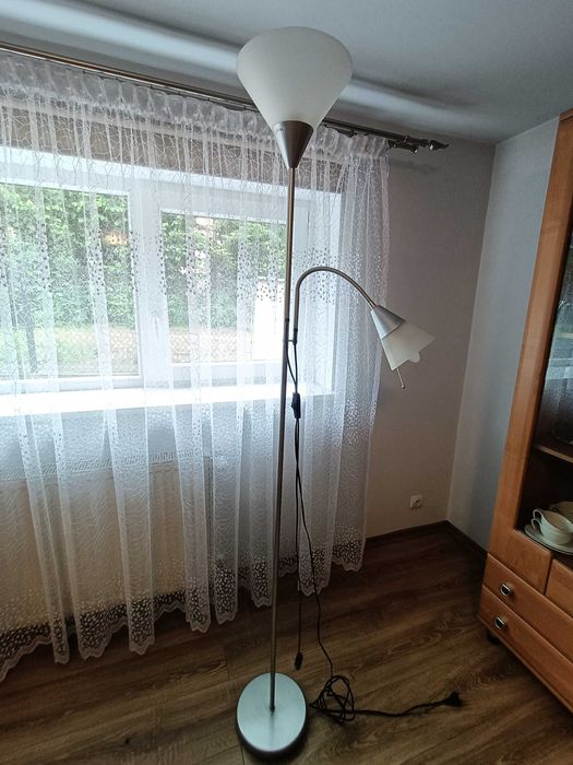 Lampa stojąca        .