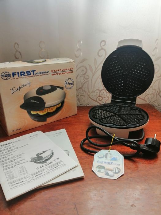 Вафельниця FIRST FA-5300