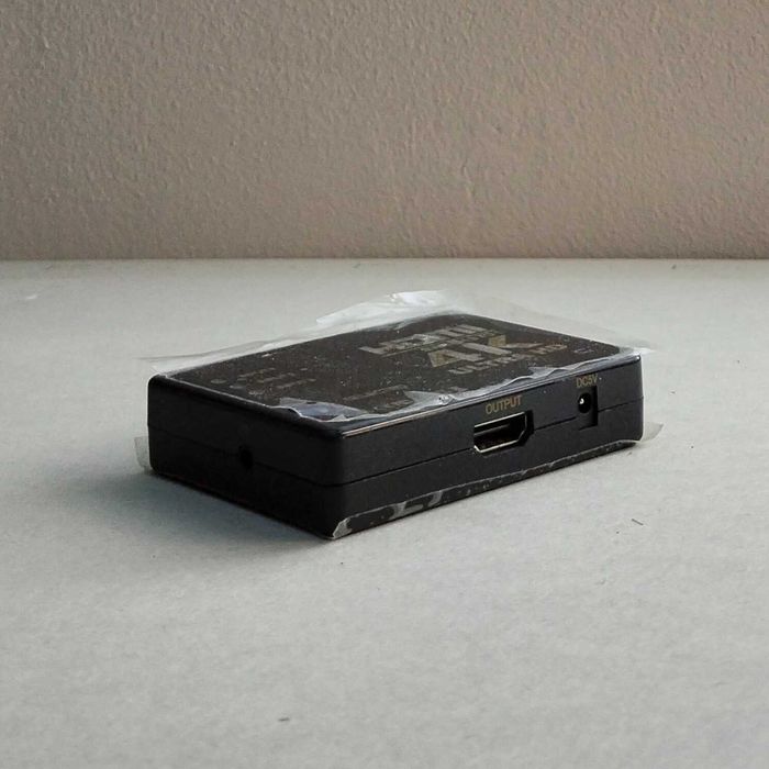 Dwie sztuki rozgałęźników hdmi - nowy i używany