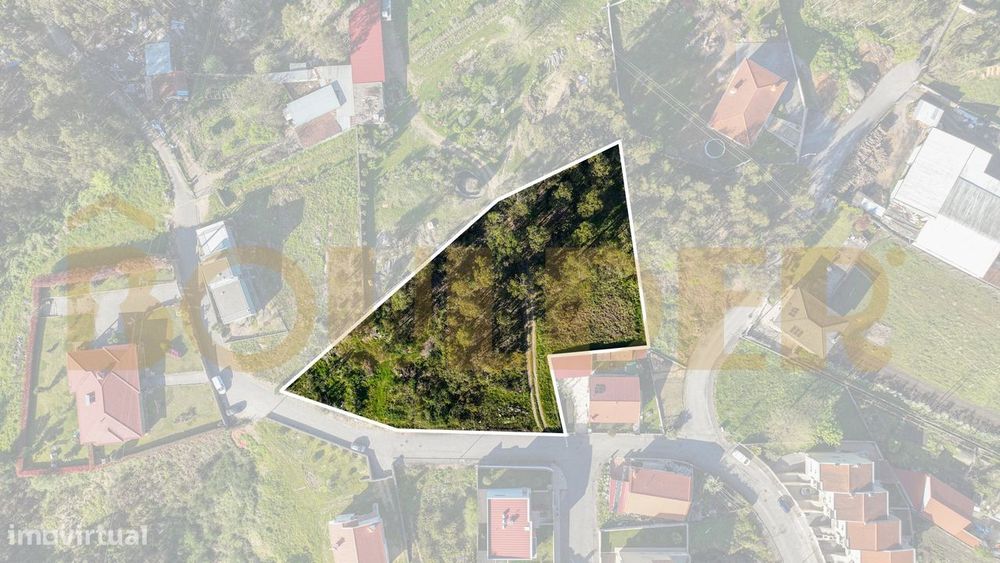 Terreno de construção em Sobreposta