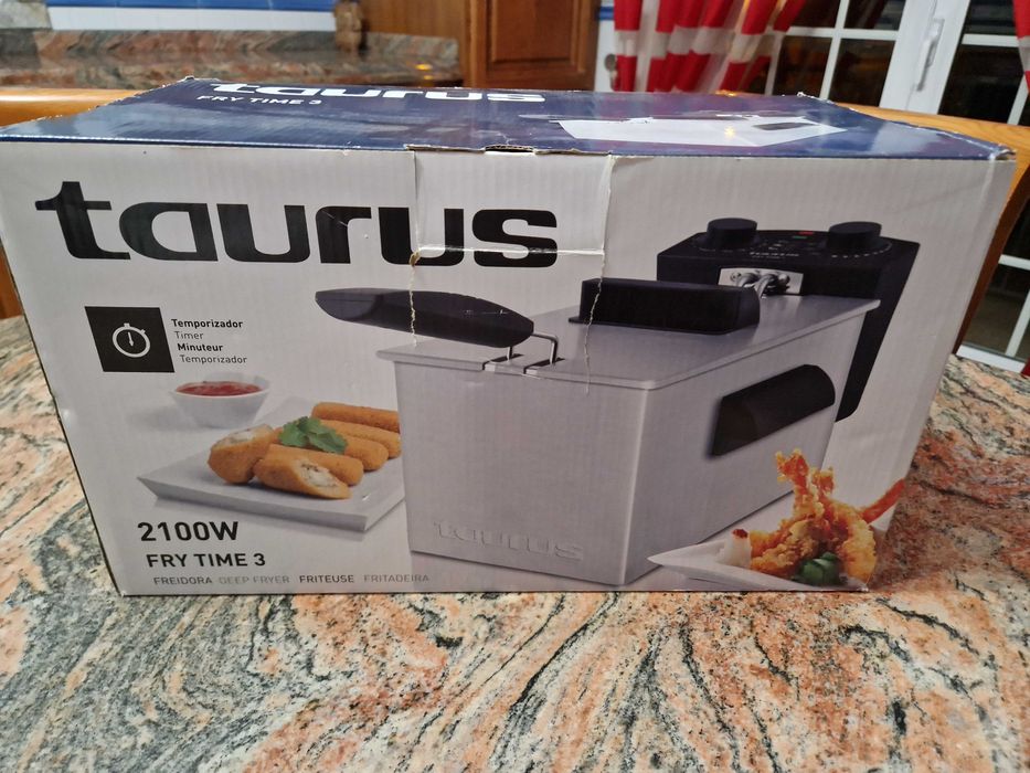Fritadeira Taurus Fry 3 | 2100 W | Preto, Aço inoxidável