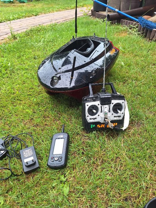 Łódka zanętowa Skarp s60+ echosonda + nowe  akumulatory