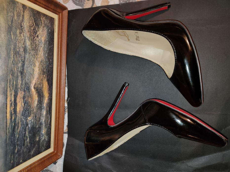 Женские туфли Christian Louboutin