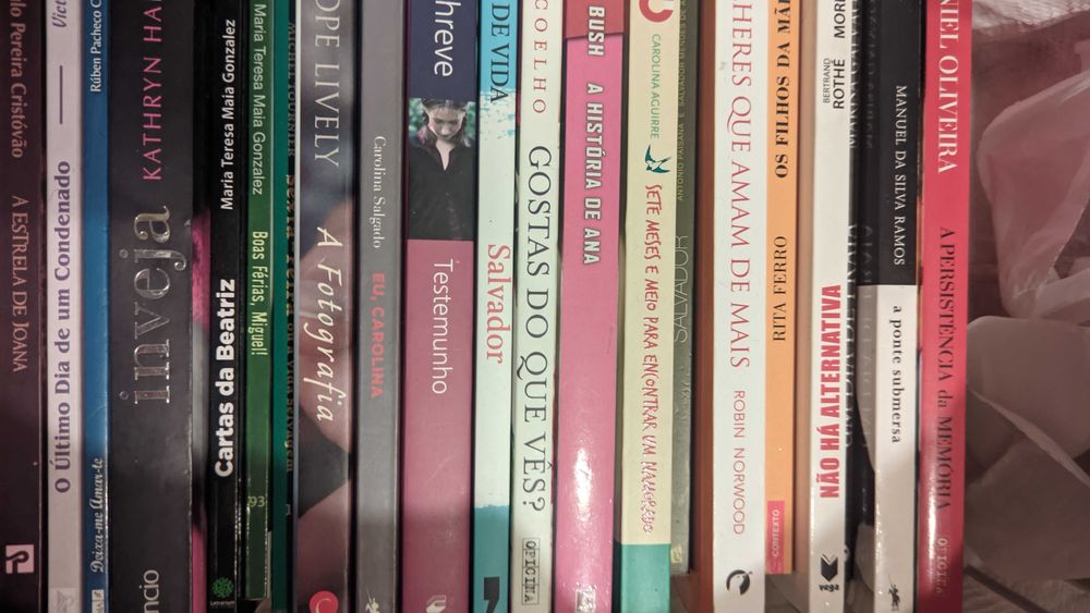 24 livros variados