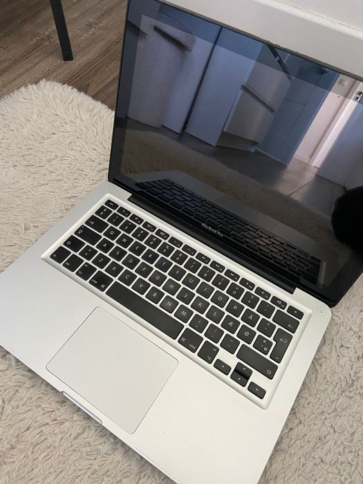 MacBook Pro używany