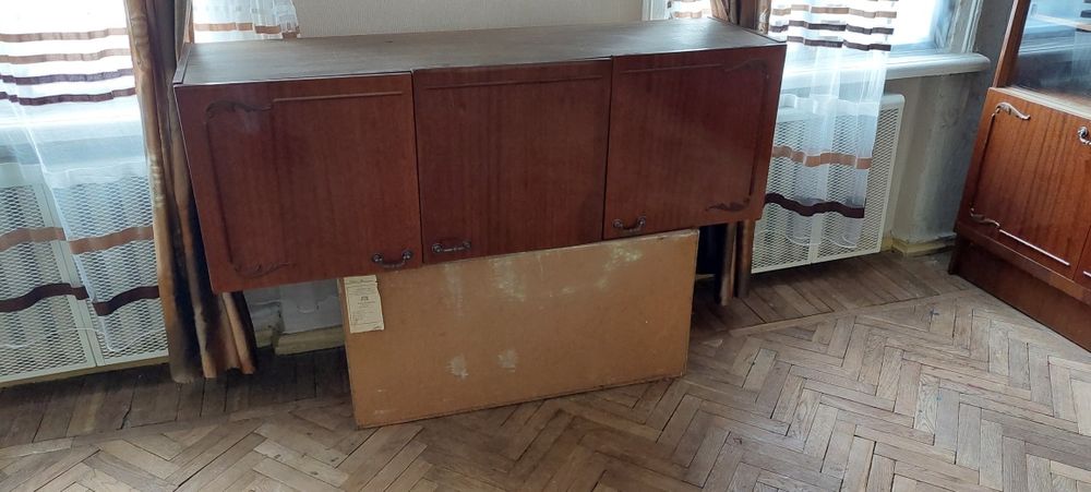 Віддам Шафу сервант та тумбу