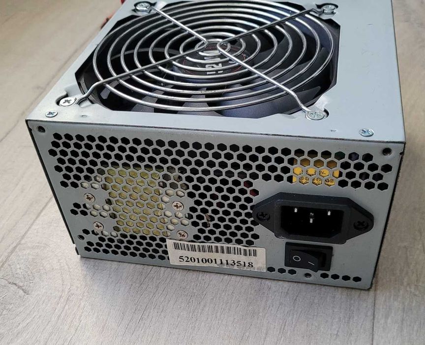 Zasilacz MODECOM FEEL 1 520W