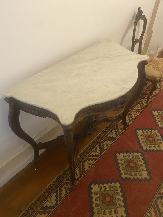 Mesa de decoracão antiga