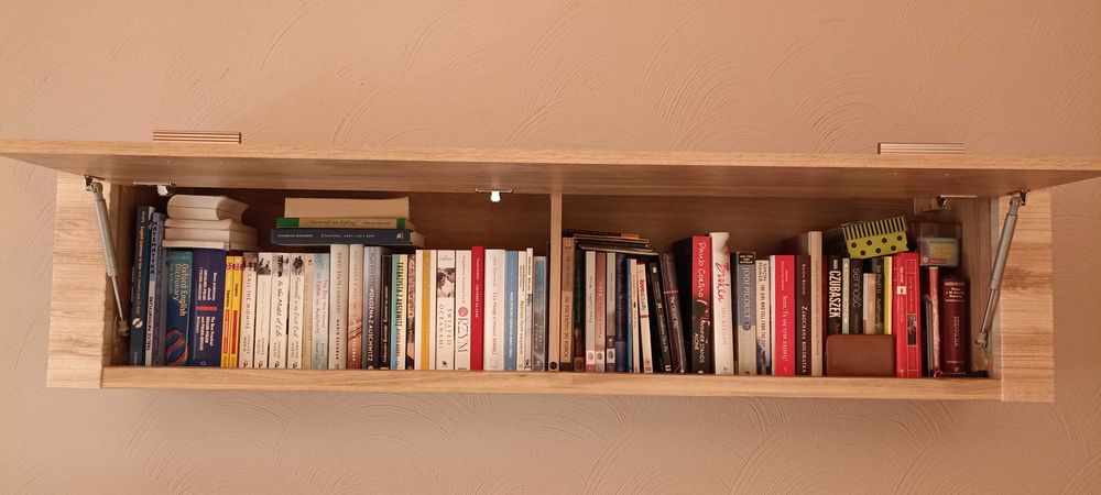 Szafka wisząca raflo z Black Red White