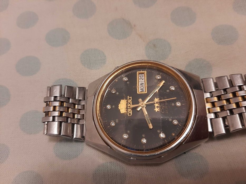 часы Ориент с хрустальным стеклом