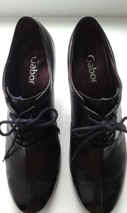 Полусапожки кожаные фирмы "Gabor" черного цвета 37,5-38 размера