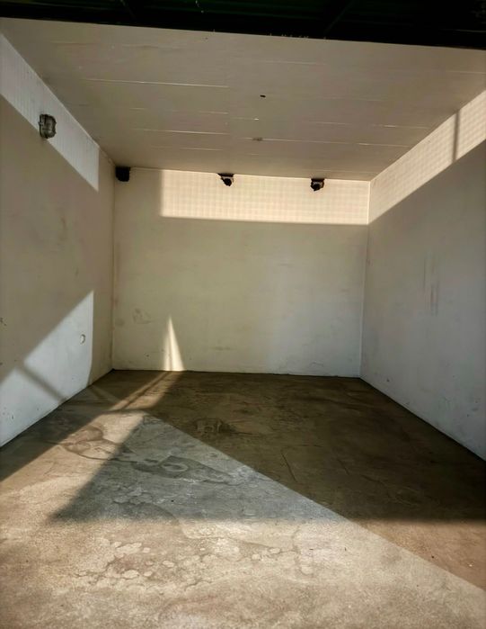 Arrenda-se  Garagem Fechada Viseu / Junto Hotel Montebelo