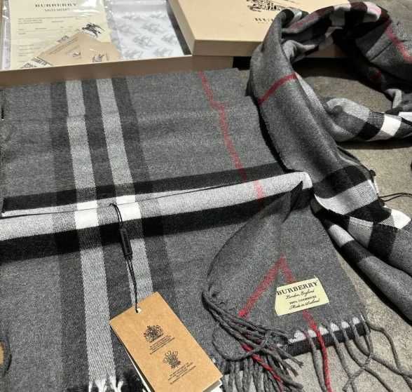 Шарф Барберри в подарочной упаковке Мужской шарф Burberry Grey