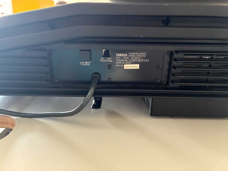 Mesa misturadora de som Yamaha EMX 2150 - Qtd. 1 Und.