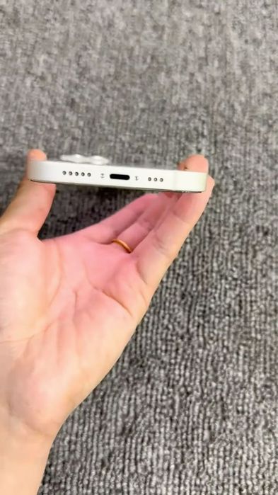 iPhone 13 biały 128gb