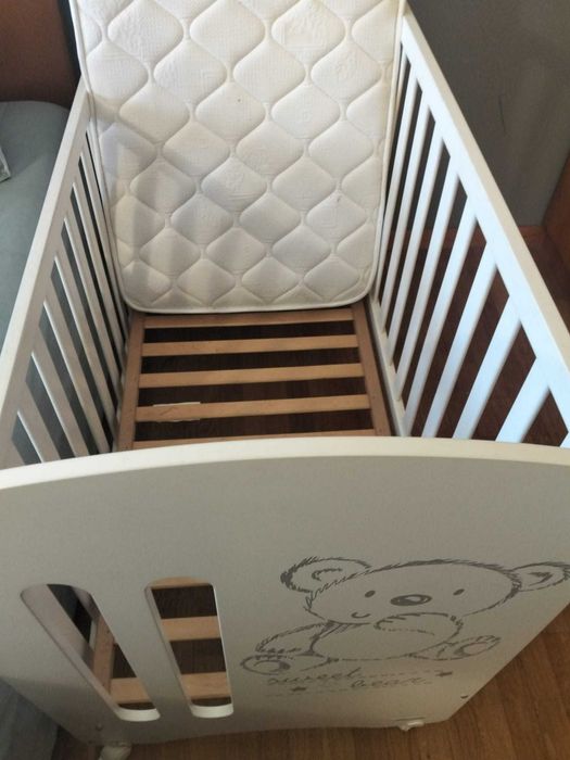 Vendo cama de Bebê usada