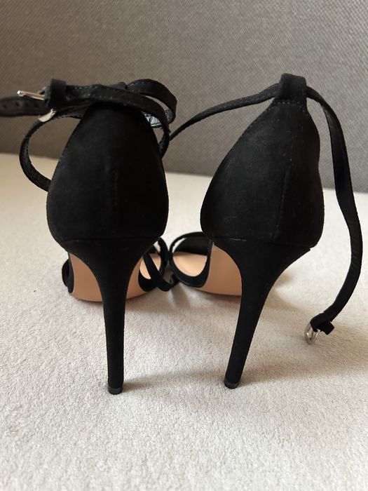 Sandały na obcasie Even&Odd 38