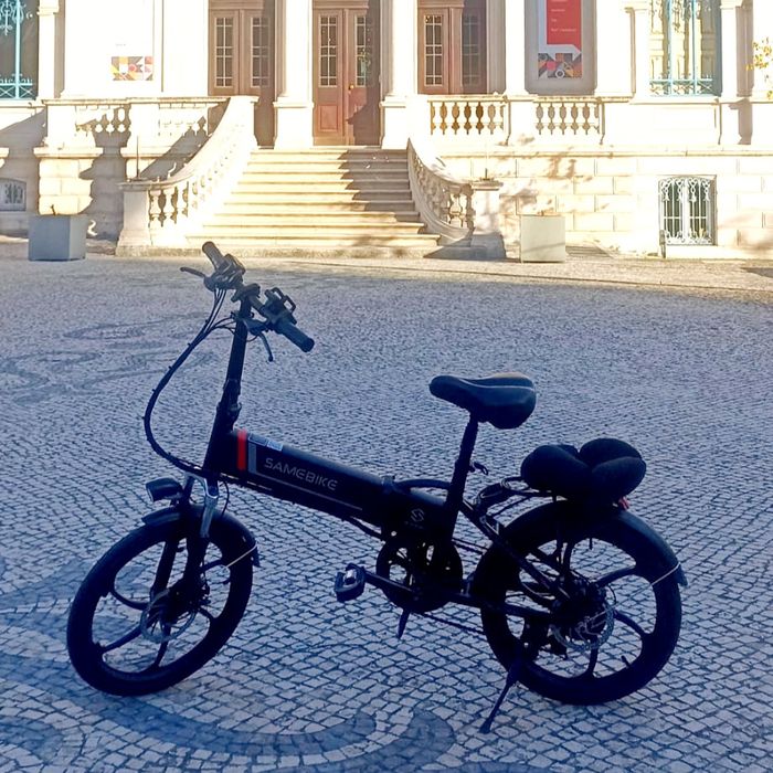 Bicicleta elétrica dobrável