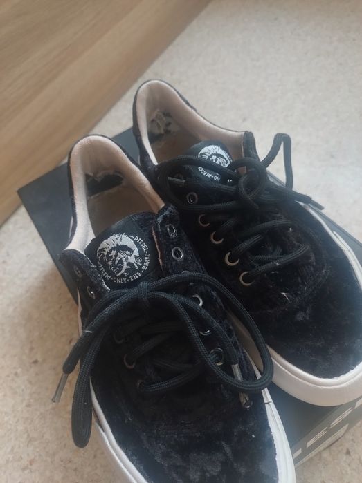 Trampki sneakersy krótkie tenisówki biała podeszwa diesel s-flip low w