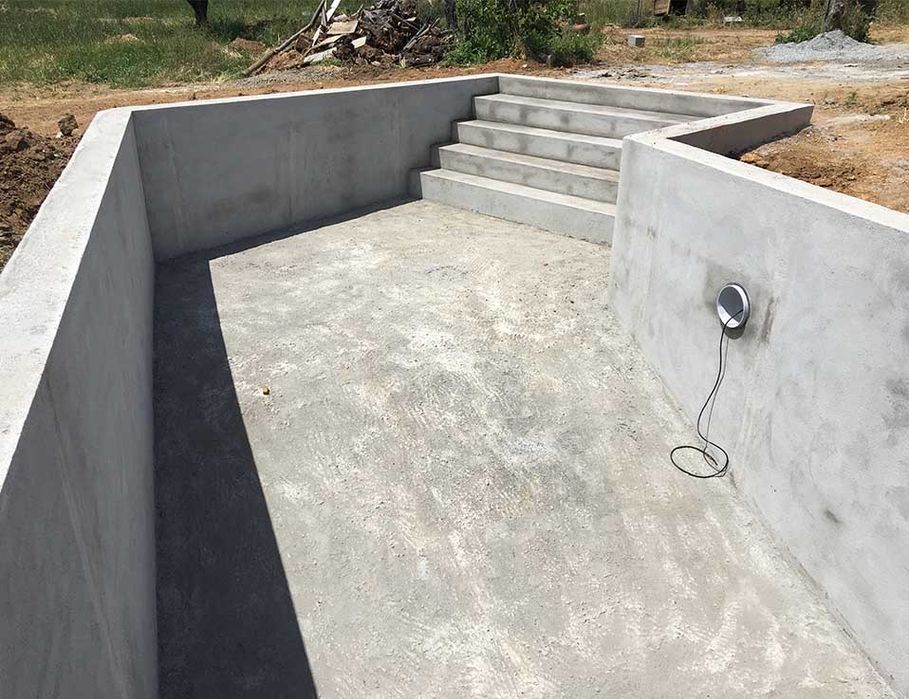 Manutenção e construção de piscina e obras de construção