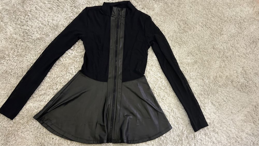 Продам кофточку , размер s