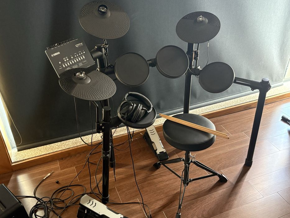 Bateria elétrica Yamaha DTX402K