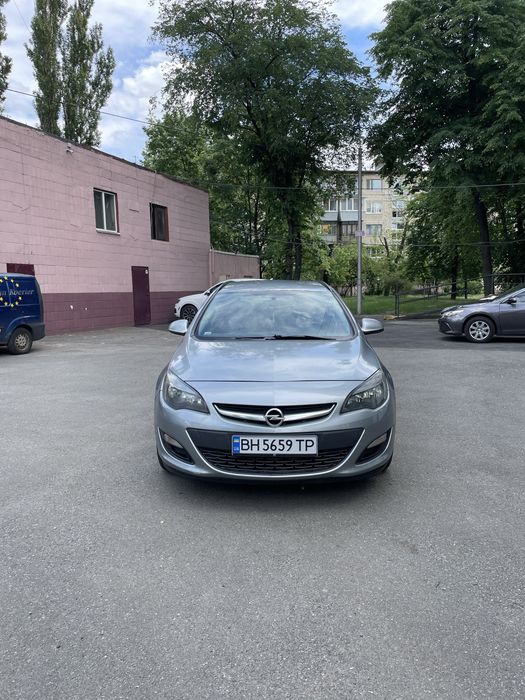 Продам Opel Astra J