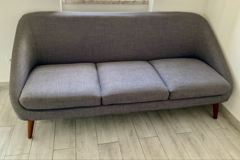 Sofá 3 lugares estilo vintage em otimo estado