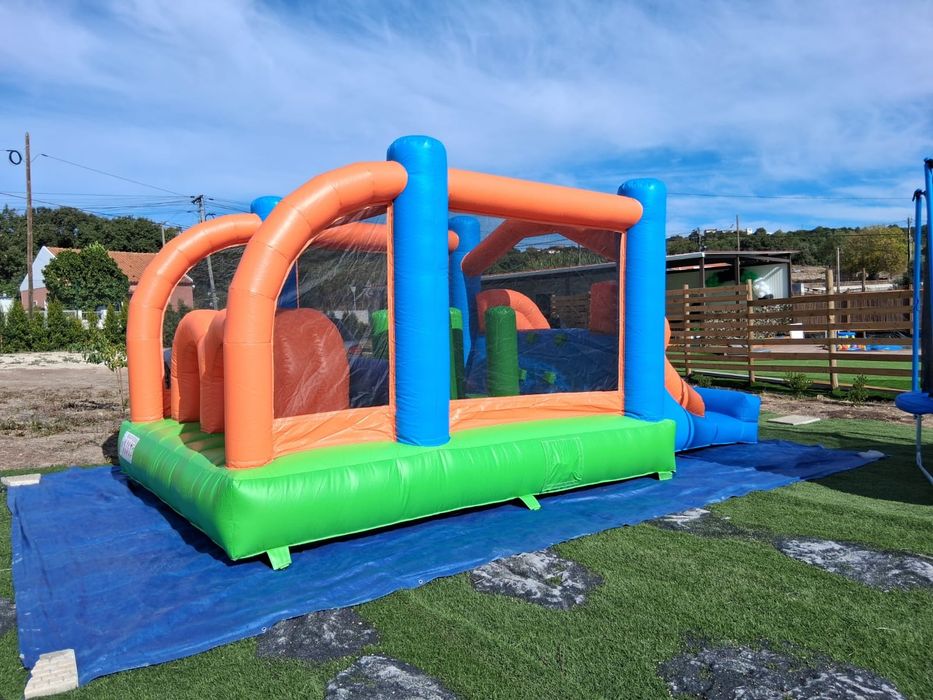 Insufláveis o dia todo