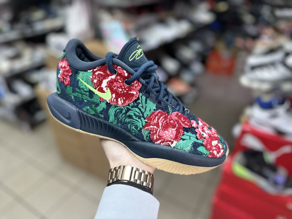 Баскетбольні кросівки Nike LeBron XXI ( РОЗМІР 40 )