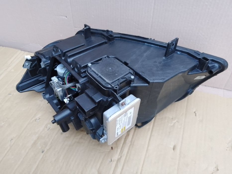Xenon prawy BMW 3 III E90 lift dynamic skrętny Europa