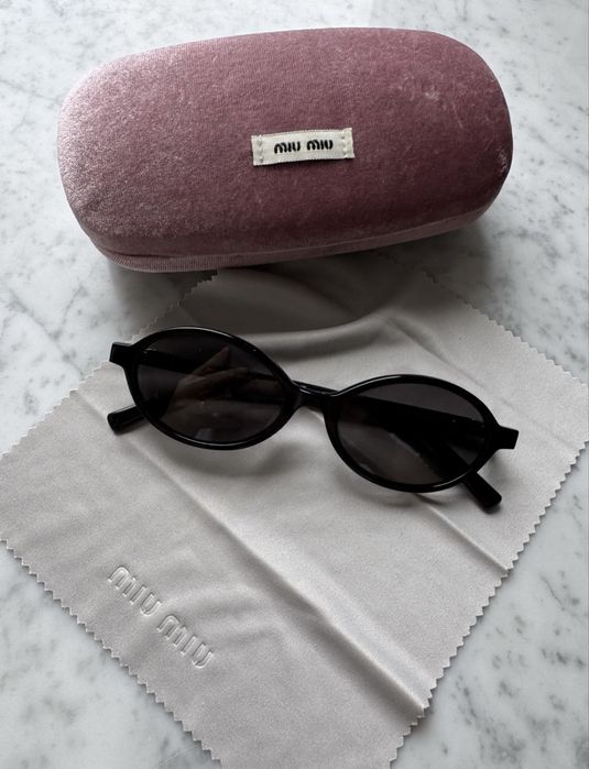 Okulary przeciwsłoneczne MiuMiu miu miu czarne okrągłe jajka modne