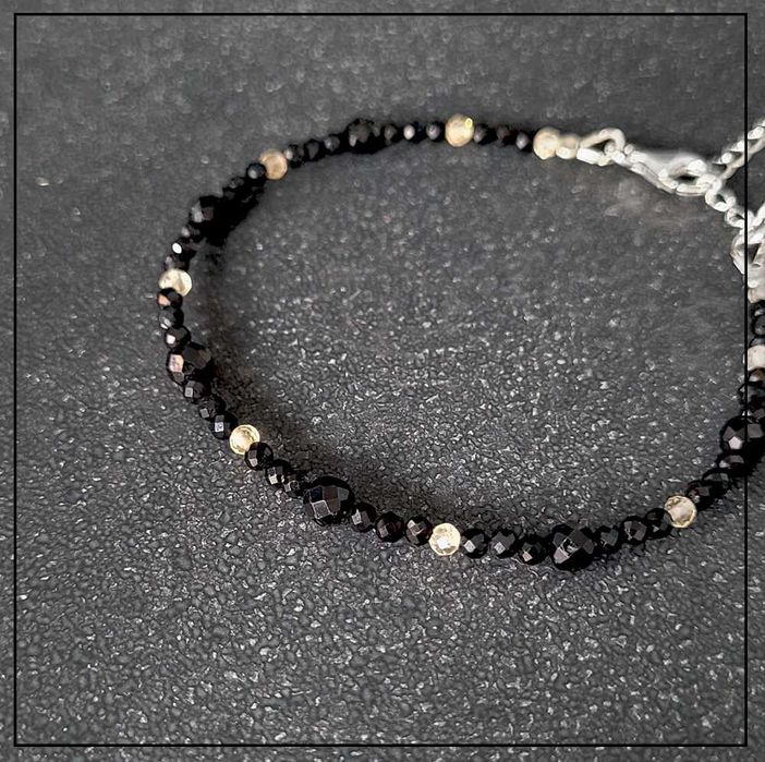 Bransoletka SPOKÓJ z turmalinu i cytrynu z literką – Srebro 925