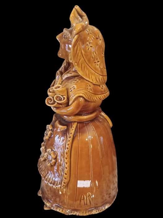 Minhota do ceramista de Barcelos António Ramalho 34 cm de altura