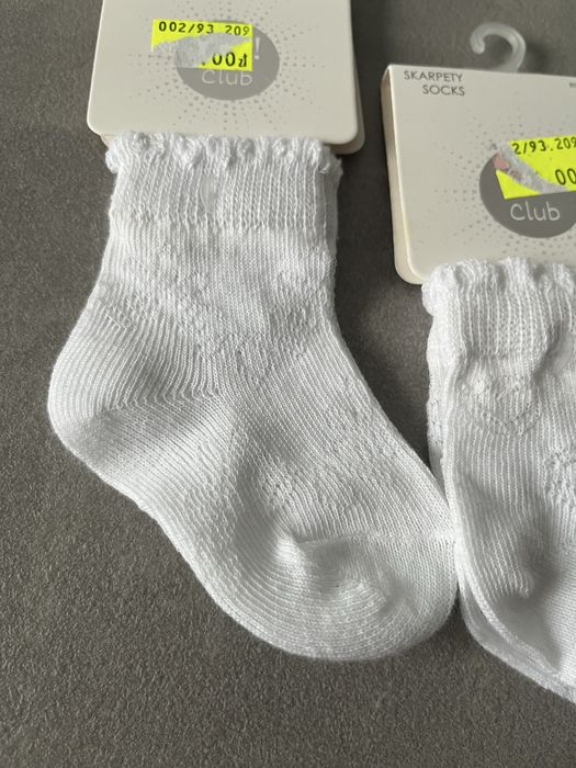 Cieńkie skarpetki niemowlęce białe eleganckie okazjonalne polska 6-9