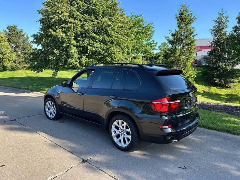 BMW X5 xDrive35i      2012