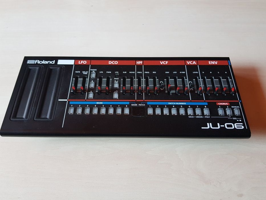 Roland boutique ju-06 sintetizador