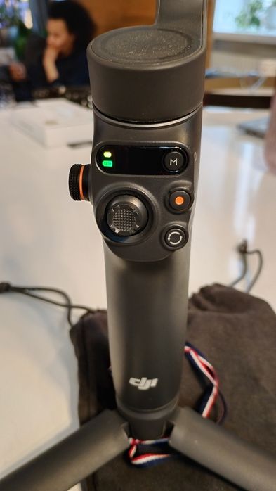DJI Osmo Mobile 6 – stabilizator do smartfona + statyw + pokrowiec