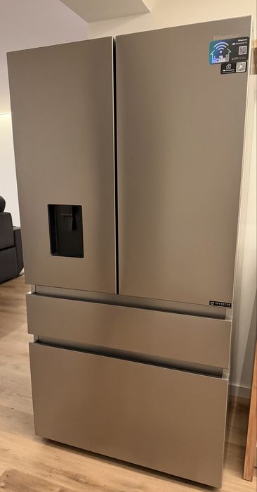 Frigorífico Americano HISENSE RF749N4SWSE