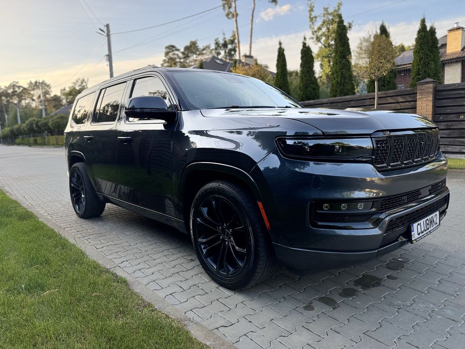 Jeep Grand Wagoneer