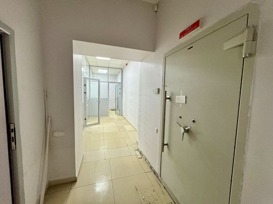 Окремо Стояча Будівля 1 100 (м2) в ЦЕНТРІ