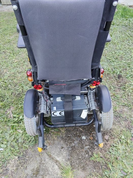 Wózek inwalidzki o napędzie elektrycznym